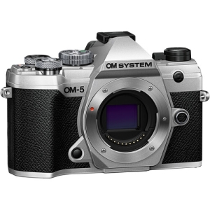 OM-SYSTEM OM-5 Body Silver - Garanzia Polyphoto 2 Anni