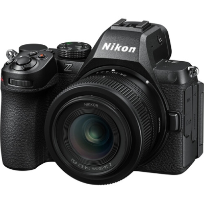 Nikon Z5 II + 24-50mm f/4-6.3 VR + LEXAR SDXC 128GB 1066X - GARANZIA NITAL 4 ANNI