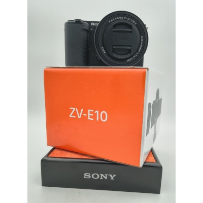SONY ZV-E10 + E PZ 16-50mm f/3.5-5.6 OSS II (Scatti 786) + Sony GP-VPT3 USATO