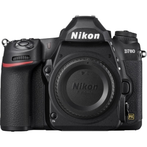 Nikon D780 Body + LEXAR SD 64GB 800X - GARANZIA NITAL 4 ANNI