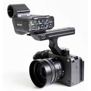 SONY ALPHA CINEMA FX30 KIT GRIP XLR ILMEFX30 - Garanzia Sony Italia 2+1 Anni - "STUDENT CASHBACK € 300,00" - "SCONTO CASSA SONY € 300,00"