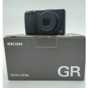 RICOH GR IIIx (Scatti 1.179) USATO